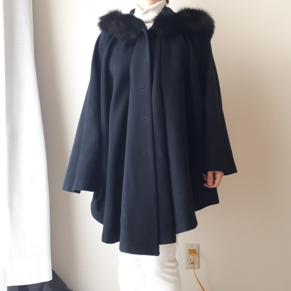 MARIE CLAIRE Black Cape